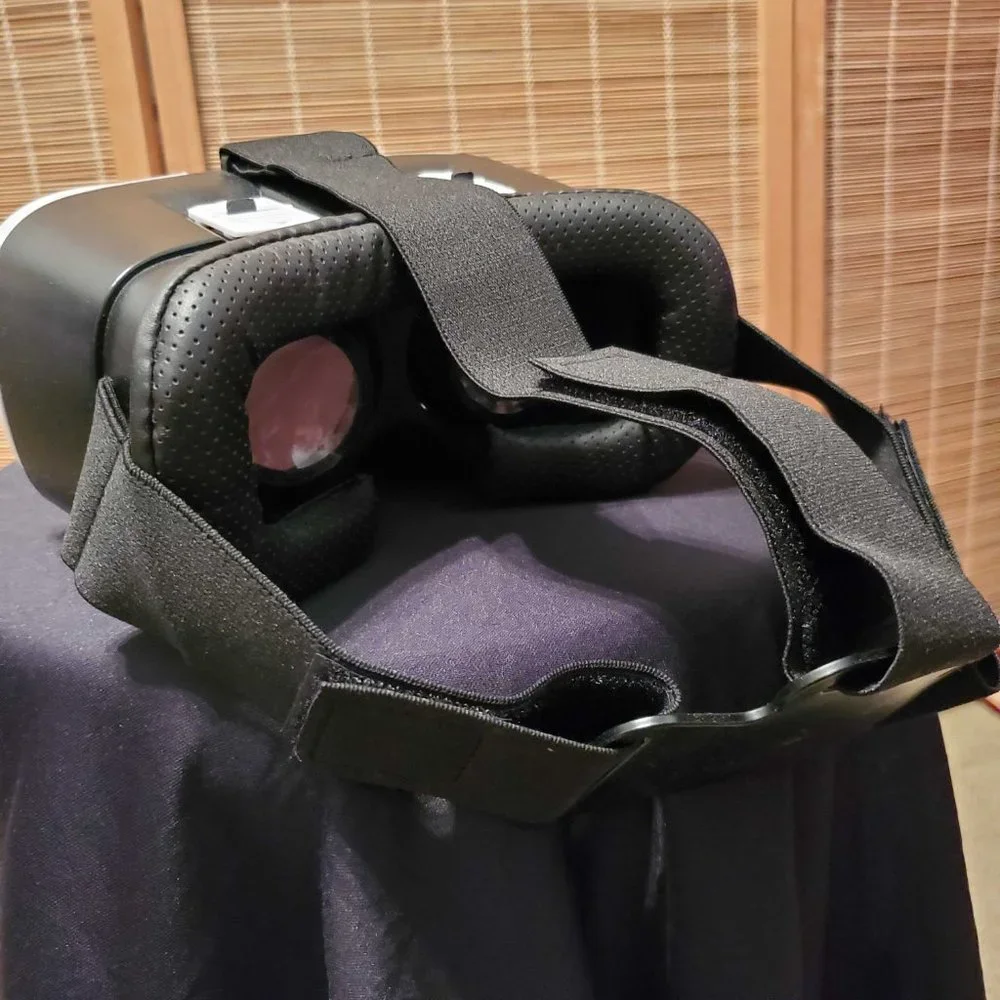 ONN VR Virtual Reality Smartphone Headset New In Box